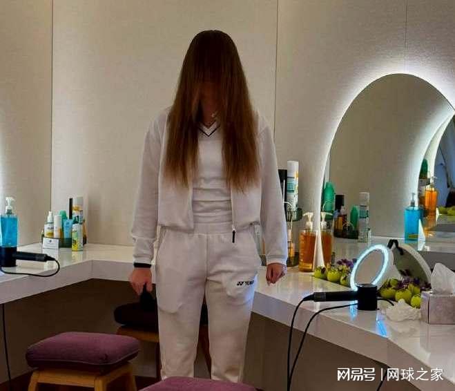 争议!英格兰后卫禁赛2场立即执行 美国前锋缓刑 网友:FIFA双标